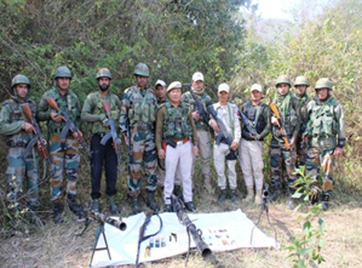 मणिपुर : इंफाल पश्चिम में अपहरण के बाद पुलिस ने एएसपी को छुड़ाया, इंफाल पूर्व में हथियार जब्त किए